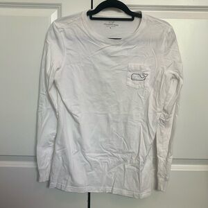 Classic vineyard vine shirt